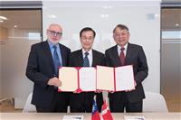 圖說2：風機運輸與安裝優先承攬商合約簽署(右起)台船環海公司董事長曾國正、中能發電股份有限公司籌備處授權代表人鄭明城副主委、台船環海公司董事Pierre Potvliege
