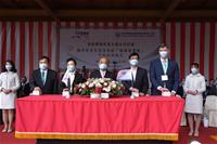 圖說：「環海翡翠輪」下水典禮左起：台船公司鄭文隆董事長、經濟部王美花部長、行政院蘇貞昌院長、高雄市陳其邁市長、台船環海離岸風電工程公司執行長Marco Kanaar