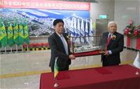 圖3：「海格艇」交船典禮(左)臺中關陳木生關務長、(右)台船公司顏聰輝副總經理