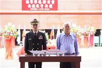 「海軍新建浮塢」安放龍骨典禮-雙方主持人(右)台船公司顏聰輝副總經理、(左)海軍保修指揮部指揮官葉瑞麟少將