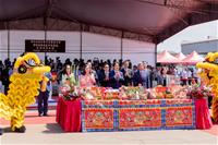 「首艘高緯度遠洋巡護船安放龍骨典禮」上香祈福